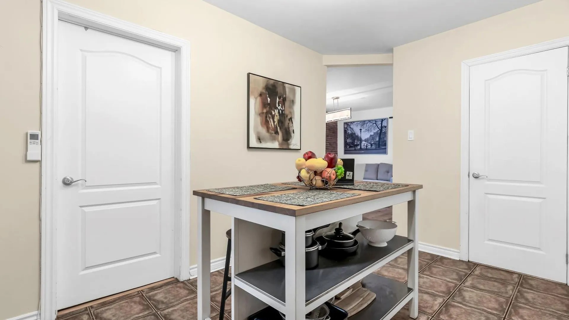 Beautiful 3-Bedrooms In Heart Of Plateau Mont-Royal Montréal