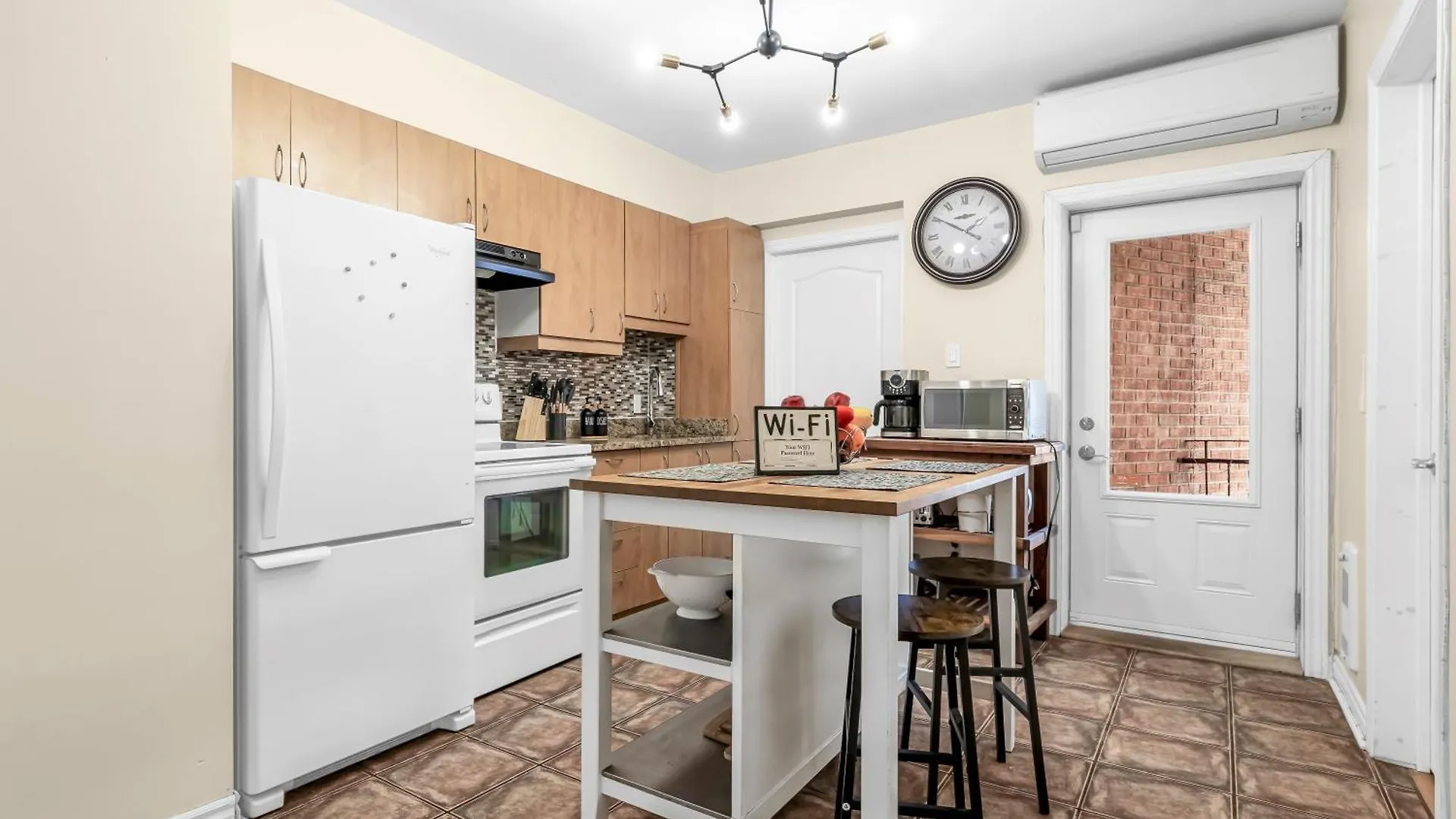 Beautiful 3-Bedrooms In Heart Of Plateau Mont-Royal Montréal Apartamento