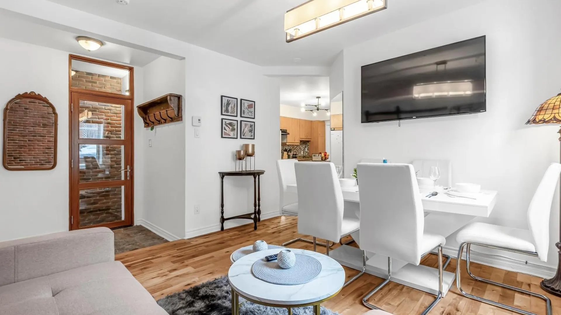 Apartamento Beautiful 3-Bedrooms In Heart Of Plateau Mont-Royal Montréal